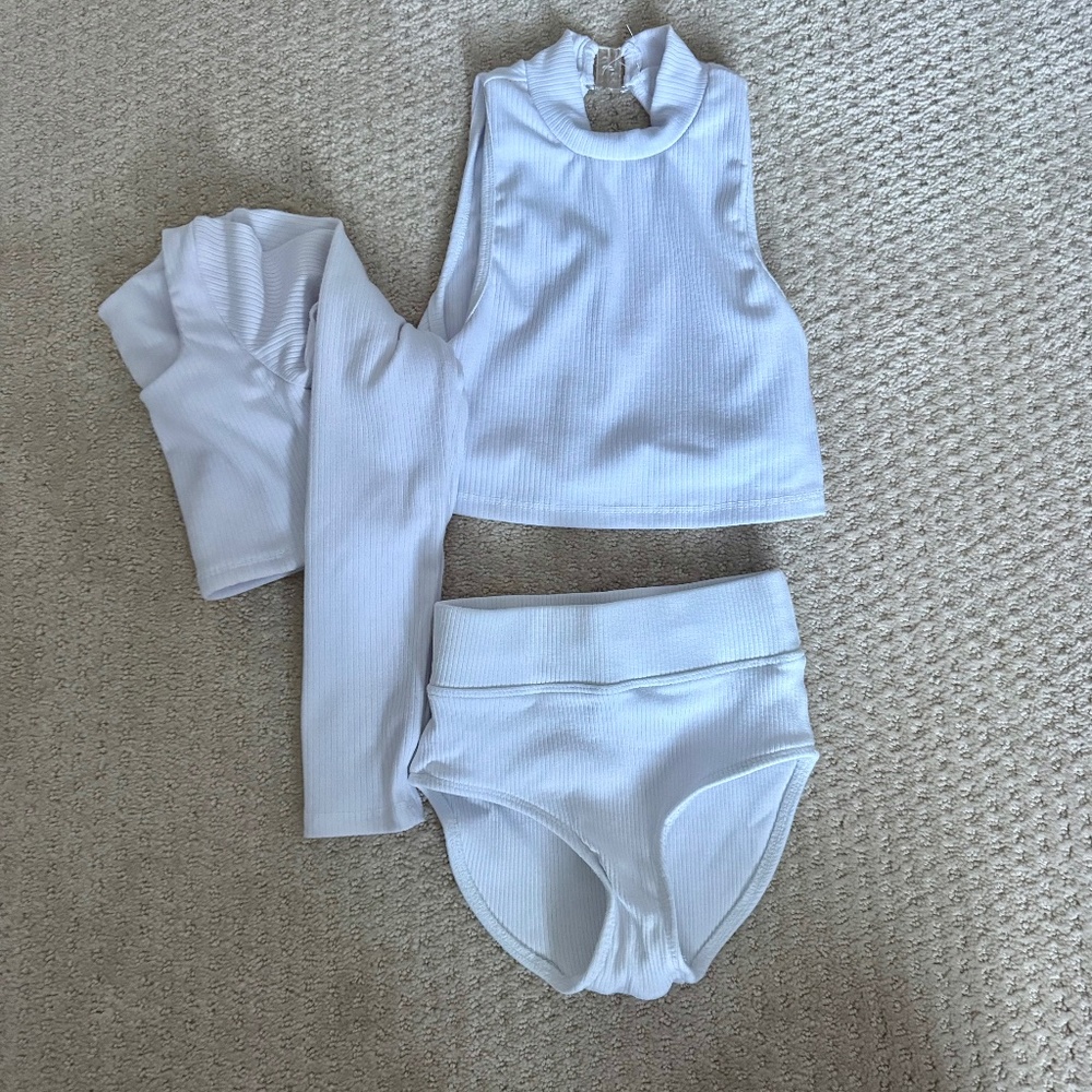 White Ribbed Tiger Friday Set